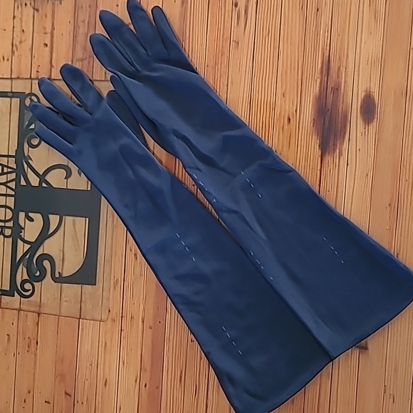 VINTAGE GLOVES GROUP OF FIVE - Picture 3 of 15